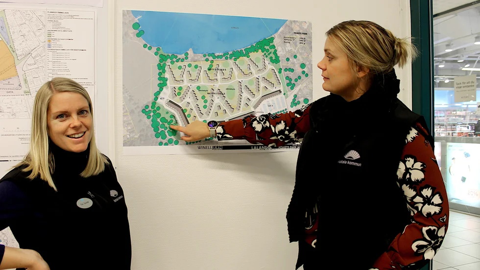 Kommunekolog Fia Sundin och Hanna Hammarlund, verksamhetschef strategisk samhällsplanering, berättar om de detaljplanerna som både skapar plats för fladdermöss och semesterstugor.