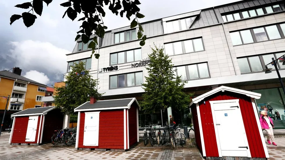Höstens val rycker allt närmare. På onsdagen placerades tio valstugor ut på Storgatan i Luleå. I år blir konkurrensen om väljarna tuffare än någonsin.