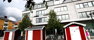 Röda stugor tåga vi förbi