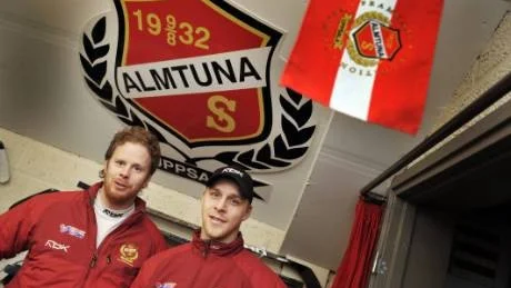 SUCCÉDUON. Jonas Rönnqvists och Bert Robertsson stjälpte Leksand i kvalserien.
