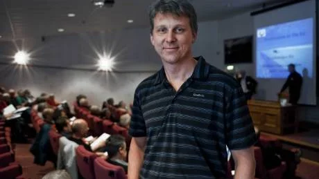 AVGIFT BEHÖVS. Enligt Jan Lindgren, samordnare på Nationella snöskoterrådet, är de flesta införstådda med att det måste bli någon form av avgift som ska finansiera skoterlederna. En siffra som nämnt i sammanhanget är 500 kronor per år och skoter. Foto: VICTOR LUNDBERG