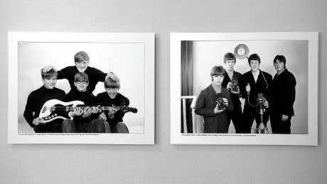 UR RUNE HÖGLUNDS BILDSAMLING. Just nu visar Piteå museum bland annat bilder av fotografen Rune Höglund. Bland annat plåtade han de här två lokala banden 1966 - Lennes och The Tramps, där bland annat en ung Lasse Eriksson syns som nummer två från höger.