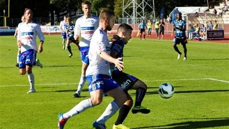 STOPP. IFK Luleås Magnus Tappert stoppade Sirius från att göra mål från öppet spel. Däremot kunde inte IFK stoppa serieledarna från Uppsala på fasta situationer.