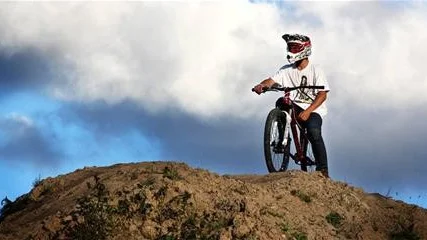 SLOPESTYLE. Kalix Extremsports styrelse hoppas få fler medlemmar, anordna tävlingar och locka människor från andra länder till slopestylebanan i Kalix.