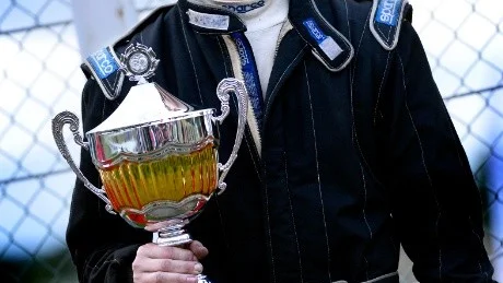 VINNARE. Med pokalen i handen fick Viktor Johansson åter ta emot publikens jubel.