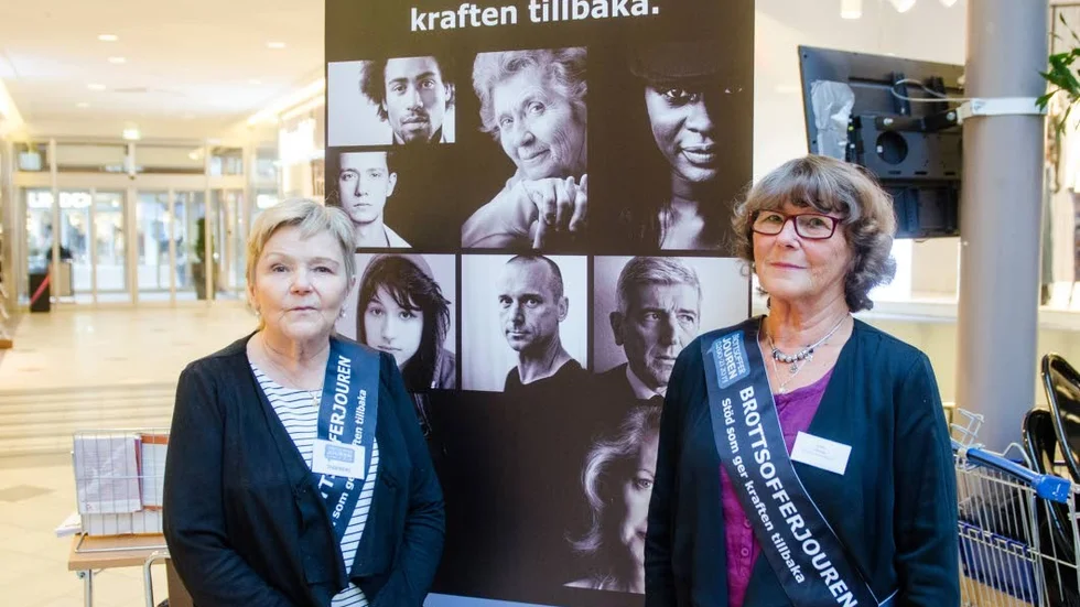 Stödpersoner. På måndagen uppmärksammades Internationella brottsofferdagen i Enter galleria. Ingegärd Hegelöv och Anita Olsson, brottsofferjouren i Boden, fanns på plats med tips och råd till allmänheten.