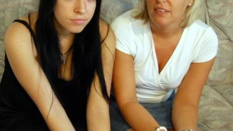 OROLIGA. Helena Strömgren och hennes dotter Josefine Lundberg är kritiska till Försäkringskassans agerande i Ewa Strömgrens fall.
Foto: Linda Kask