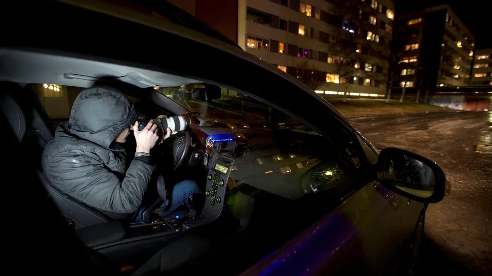 Knark-spaning. Polisen bedriver i mån av tid spaning vid kända adresser. Ibland leder det till husrannsakan och - som i artikeln - åtal för narkotikabrott. (Arkivbild)