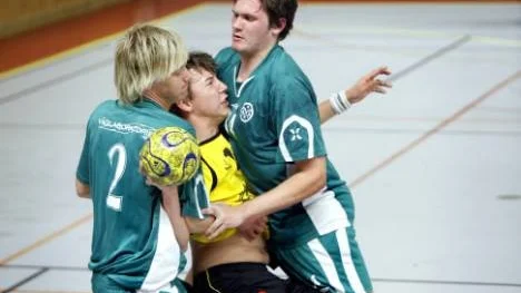 Efter en jämn första halvlek blev det tvärstopp i början av andra för Thom Älmeros och de andra i Norrfjärdens handbollsgäng i division 3-premiären mot Bodens BK. Gästerna gick snabbt från 16-14 till 21-16.