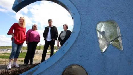 Piteås parker, konstverk och stadsnära minnesmärken lyfts fram i tre nytryckta guider som kultur och fritid står bakom, med följande upphovsmän: Satu Takkinen (till vänster), Birgitta Hedeby, Hans Hansson och Ulrika Bohman.
