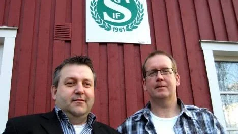Lars Johansson (till vänster) tränar Strömnäs GIF:s handbollstjejer kommande säsong tillsammans med Björn Pettersson. Peter Burman (till höger) och Mats Lundgren är nya fystränare.