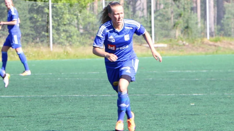Linn Viklund gjorde tre mål, samtliga med huvudet.