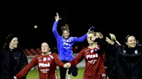 Hej hopp! En jublande glad Stephanie June Pedersen.