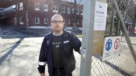 Urban Lindström, traktorförare på bruket, är beredd att strejka för de ställda kraven. Han är särskilt orolig för att nyttjandet av bemanningsföretag ska bli vanligare.