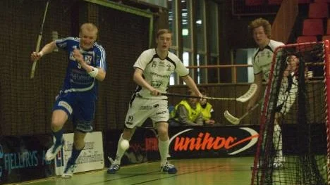 Emil Lindmark och hans K4 IF är på jakt efter avancemang till innebandyns nya division ett. Hittills har jakten varit lyckosam, gårdagens kvalmatch mot Ankarsvik var K4 IF:s 23:e match i rad utan förlust den här säsongen.
