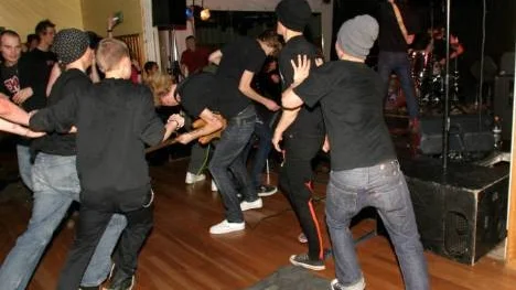 Fullt ös på gården 2005.