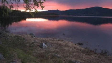En bild tagen vid Vindelälven vid "Milsten", tre mil nedanför Ammarnäs.