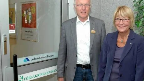 MEDBORGARKONTOR. Arbetsförmedlingen och Försäkringskassan har flyttat samman i Älvsbyn, något Lars-Ove Larsson, sektionschef för Arbetsförmedlingen i Piteå/Älvsbyn, och Helen Edström, områdeschef för Försäkringskassan i Piteå älvdal, ser positivt på.