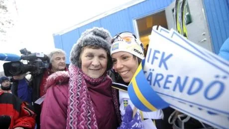 HEMMAHEJARE.Charlotte Kalla grattas av Vanja från Tärendö.