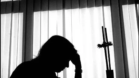 PSYKISKA PROBLEM. Allmänt anses att personer med dubbeldiagnoser ofta har mycket svårt att få sina behov tillgodosedda eftersom bristen på bra samarbete mellan olika vårdinstanser inte fungerar så bra.