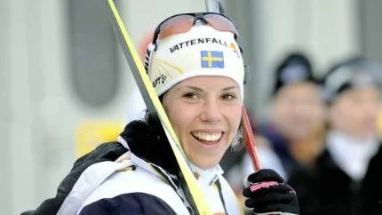 SPARAR PÅ KRUTET. Tärendös skidess Charlotte Kalla åker inte VM-premiären på tio kilometer klassisk stil.