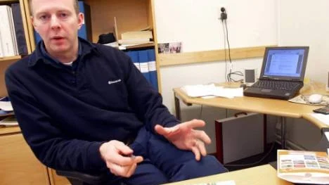 "Nu har allt kommit upp på bordet och lokalerna ska saneras, därför att det är helt onödigt att även mäta ämnena i luften", säger Roger Wiklund vid Anticimex i Piteå. (Arkivbild)