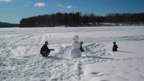 En härlig  bild av den annalkande våren som Anna Markstedt  fångade ute på isen i Arvidsträsk.