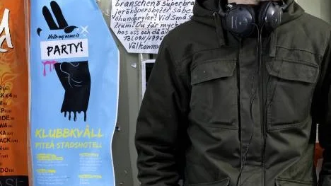 Indie på dansgolvet. I kväll gör Josef Eriksson premiär som dj Losef på "Hello my name is party".