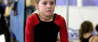 100 gymnaster i full fart