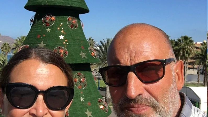 – God jul från Kanarieöarna, hälsar Anki och Sivert till alla de känner hemma i Eskilstuna. De drog den 6 juni, landade på Gran Canaria den 6 december och kommer att sätta kurs mot Kap Verde och vidare mot Karibien den 6 januari.