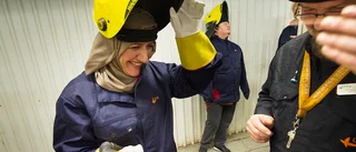 "Gärna svetsning – hemtjänsten är både tyngre och stressigare"