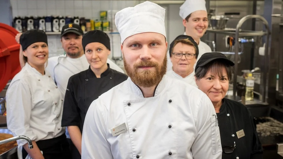 Igelkottens köksmästare Rickard Söderling med sitt team: Lina Jungell, Cam, Moa Andersson, Majvor Jonsson, Olle Nyberg och Radmila Houdek.