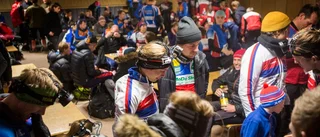 66 lag orienterade i pannlampans sken