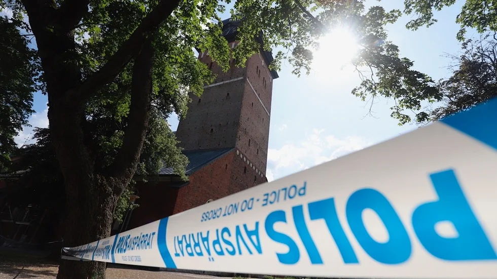Den 31 juli vändes stora delar av världens blickar mot Strängnäs och domkyrkan, då en oersättlig kunglig kulturskatt från 1600-talet stals. Trots en massiv polisinsats försvann både tjuvar och stöldbyte.