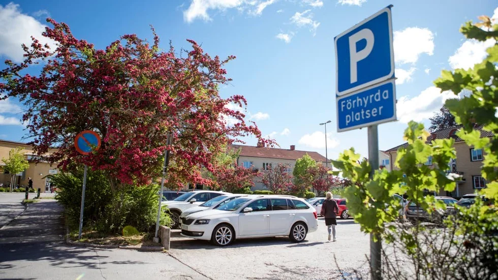 Idag finns en parkeringsplats på området.