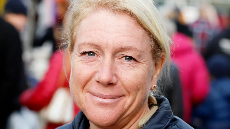 Anna Daag Svanström, 49, Kolbäck: "Fårskinnstofflor köper jag varje år av samma tant som står och säljer".