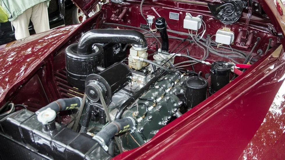 Motorn på en cirka 70-årig Lincoln.