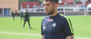 Förre Geflespelaren hoppas på AFC-kontrakt