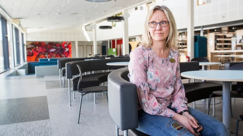 – Det händer så mycket positiva saker i skolan varje dag. Jag går hit varje dag med stolthet och glädje. Men visst är vi alla trötta på bränderna, säger läraren Jeanette Backman.