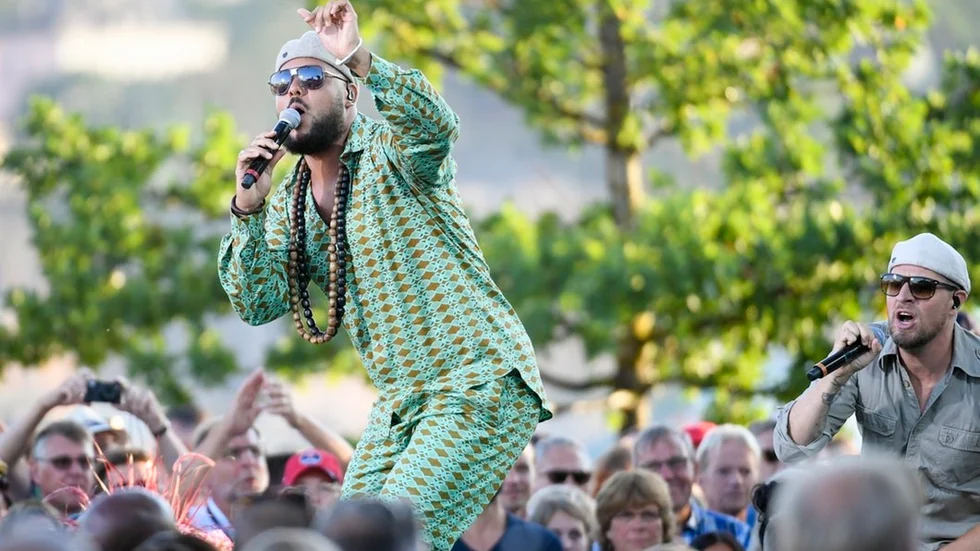 Kaliffa spelar redan nu på lördag.
