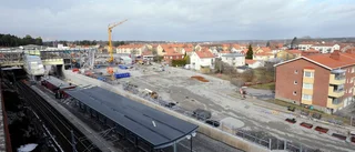 Insändare: Börja med att ta betalt vid kommunhuset