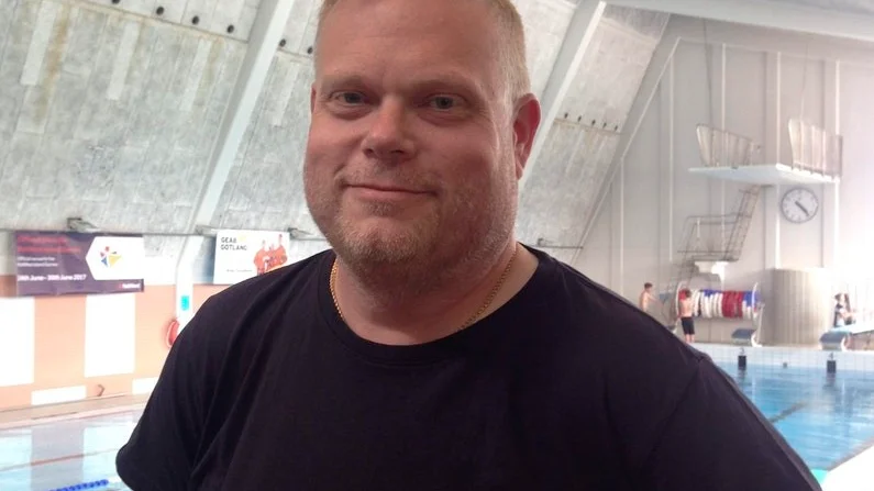 Eskilstuna SK:s chefstränare Mikael Eriksson ska vara del av ett team som lotsar Sveriges bästa simmare mot OS 2020 och 2024. Foto: Privat