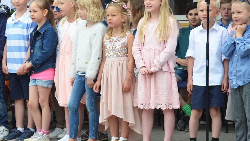 Skärlagskolans förskoleklass sjöng Pippis sommarvisa i kör.