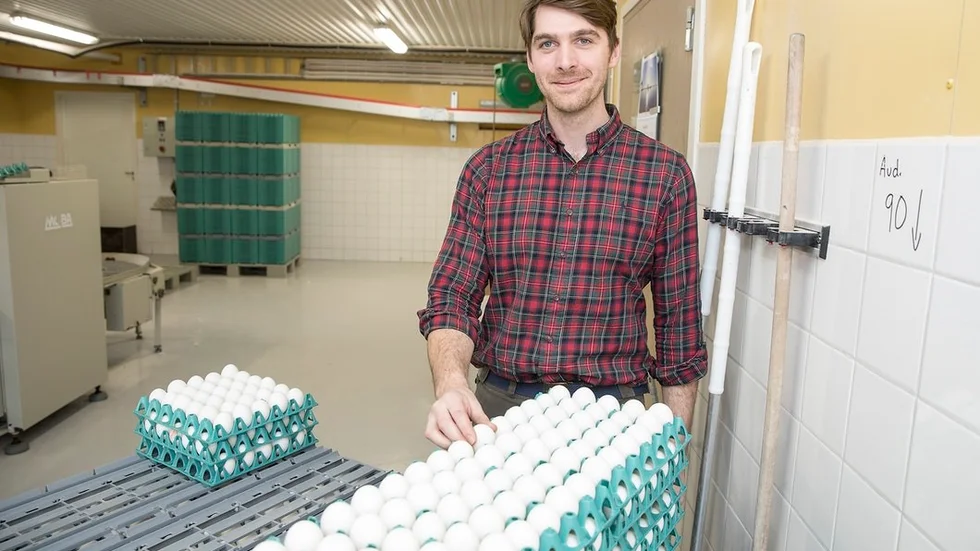 Martin Ohlson är på väg att ta över Segerhults gård efter sin far Lars Ohlson.