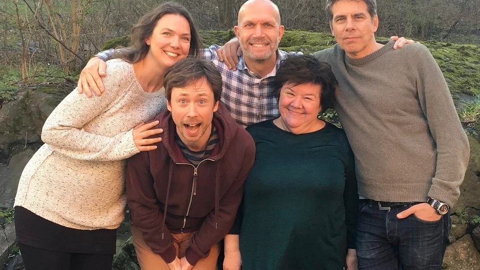 Humorturnén Västkusteffekten med komikerna Henrik Hjelt, Mikael Tornving, Tobias Persson och Ann Westin landar på Biografbaren i Eskilstuna på tisdag den 25 juli. Anna Blomberg som är med på turnén har fått förhinder den aktuella kvällen.