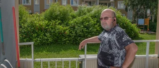 Boende på Tunastigen missnöjda med Rikshems gårdsskötsel: "Det är rent åt helvete"