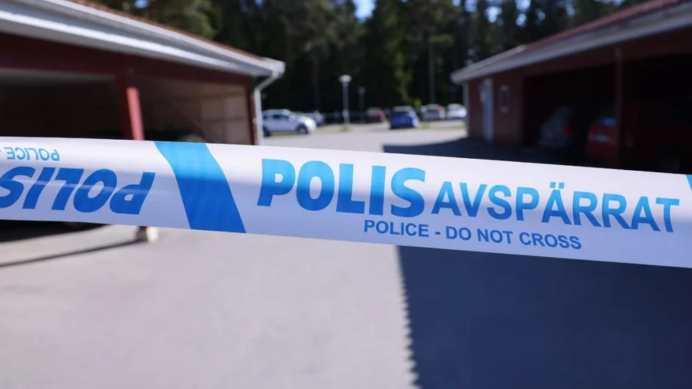 Brottet som männen misstänks för ägde rum vid 05-tiden på onsdagen den 15 juni.