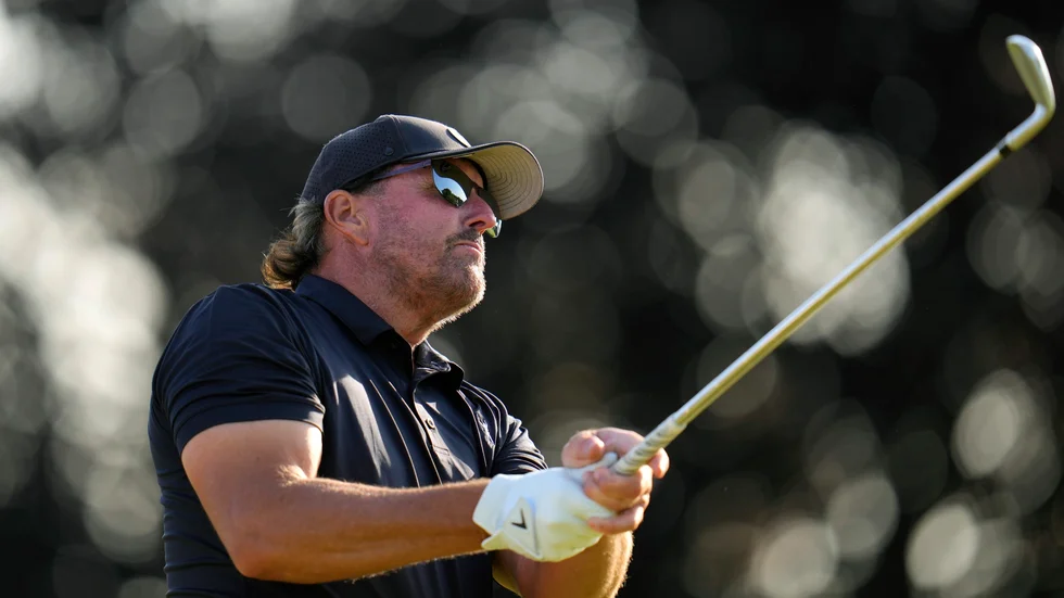 Phil Mickelson spelar trots terrorattentatet i LIV-touren. Arkivbild.