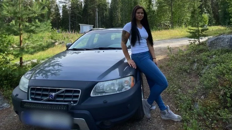 Diesel slangades ur Olivia Gelins bil när den stod parkerad för natten medan hon arbetade ett pass på nattpatrullen. Efter stölden undviker hon att fylla upp tanken till max. "Nu vågar jag inte tanka mer än 20 liter", säger hon.