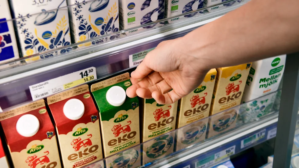 Barnens aktiviteter ska inte behöva stryka på foten bara för att det blivit dyrt att handla mjölk och bröd, menar Kristdemokraterna, som bland annat föreslår ett fritidskort för alla barn.
